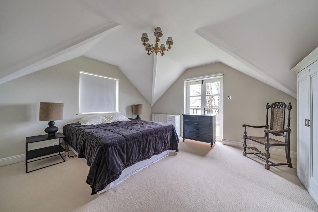 Image of Hawthorn Hill, Warfield, Bracknell, Berkshire, RG42