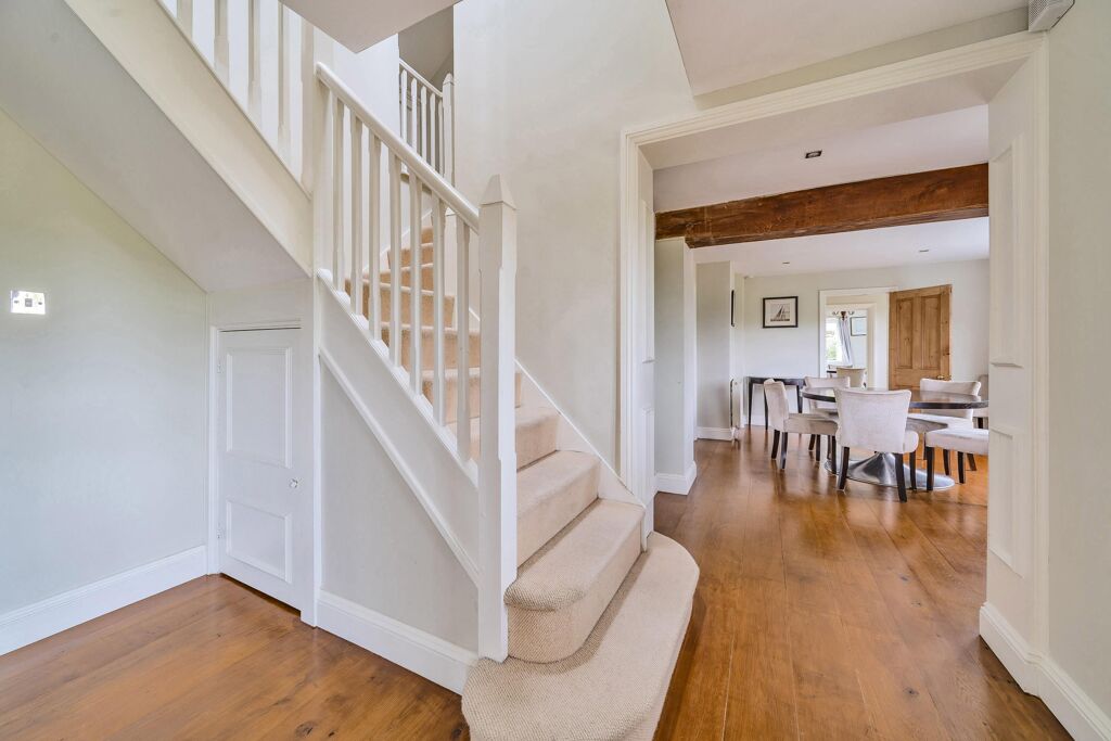 Image of Hawthorn Hill, Warfield, Bracknell, Berkshire, RG42