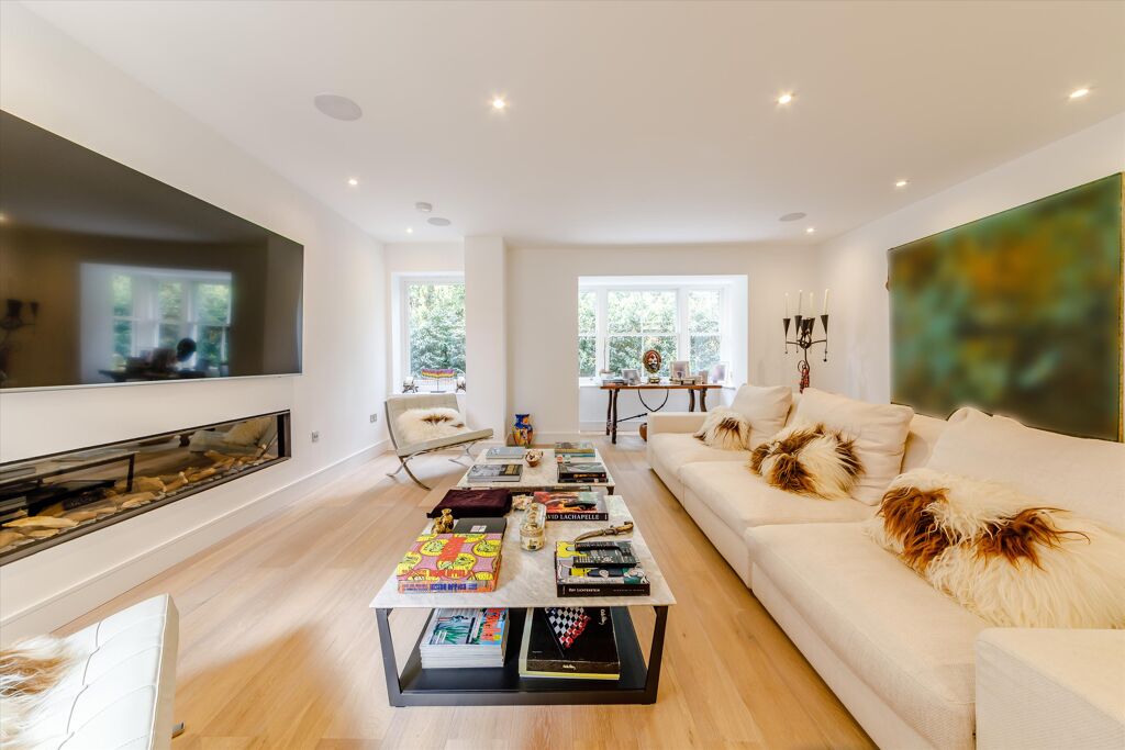 Image of London Road, Ascot, Berkshire SL5