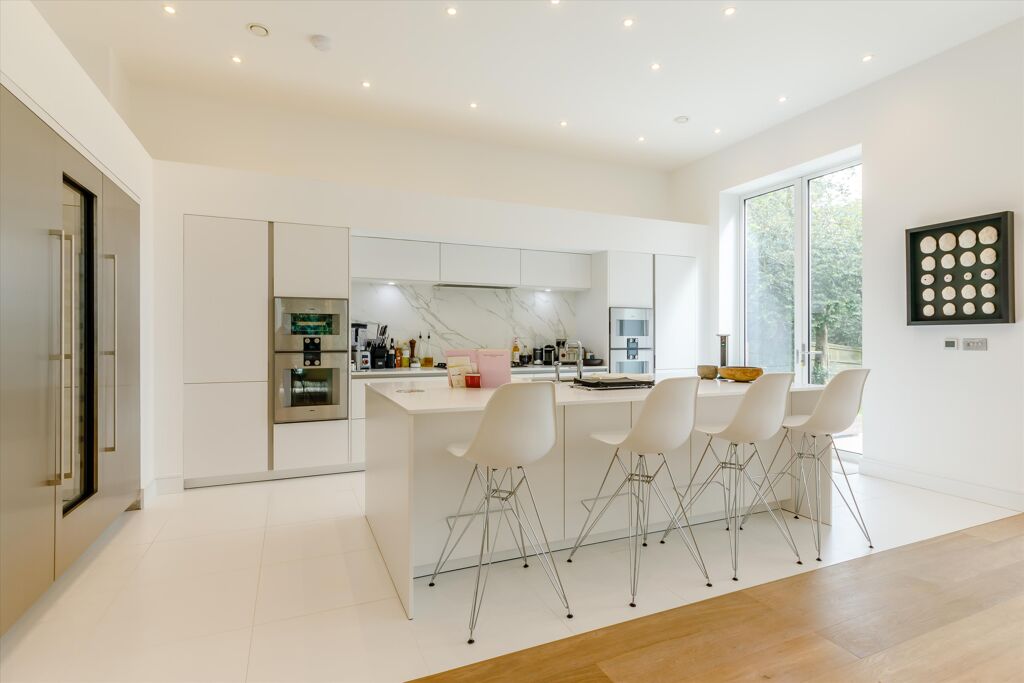 Image of London Road, Ascot, Berkshire SL5