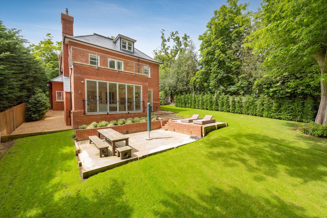 Image of London Road, Ascot, Berkshire SL5