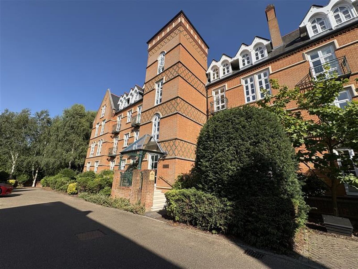 Image of Holloway Drive, Virginia Water, Surrey GU25
