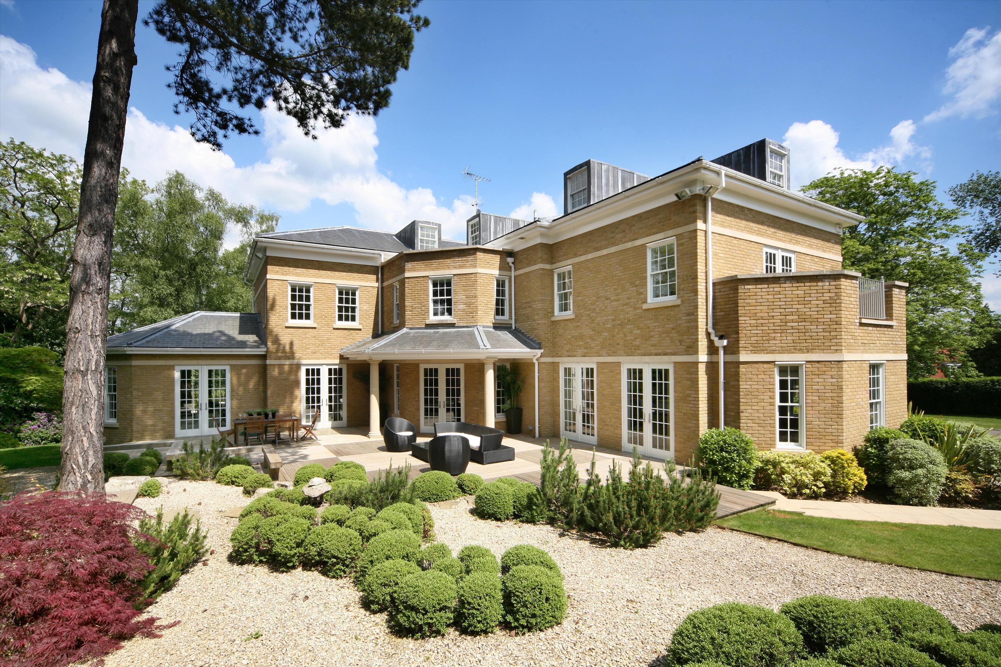 House To Rent In Titlarks Hill Sunningdale Ascot Berkshire Sl5