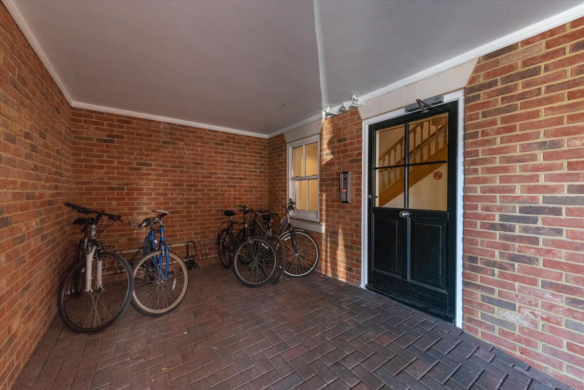 flat to rent in The Starting Gate, Brockenhurst Road, Ascot, Berkshire