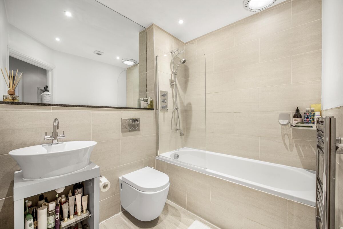 flat to rent in The Starting Gate, Brockenhurst Road, Ascot, Berkshire