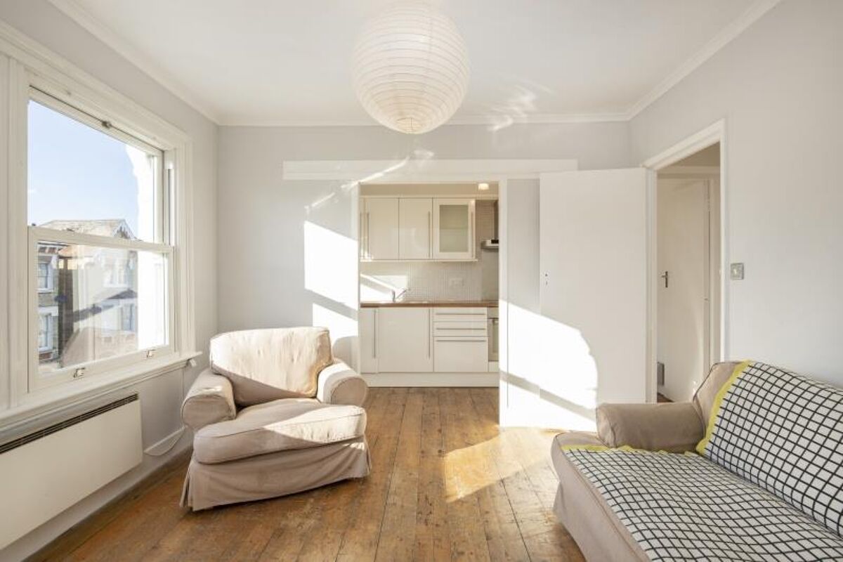 flat for sale in Oakhurst Grove, London, SE22 9AH AUC012187640