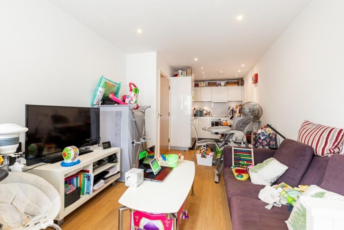 flat for sale in Waterside Apartments, 3 Saffron Central Square