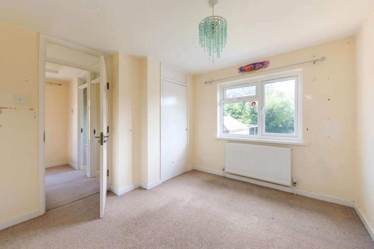 house for sale in 14 Elmbank Avenue, London EN5 3DS