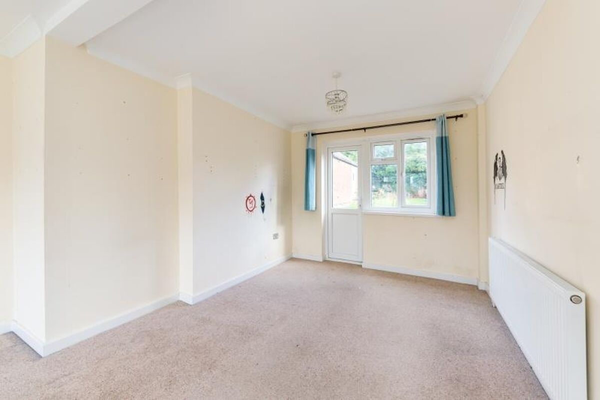 house for sale in 14 Elmbank Avenue, London EN5 3DS