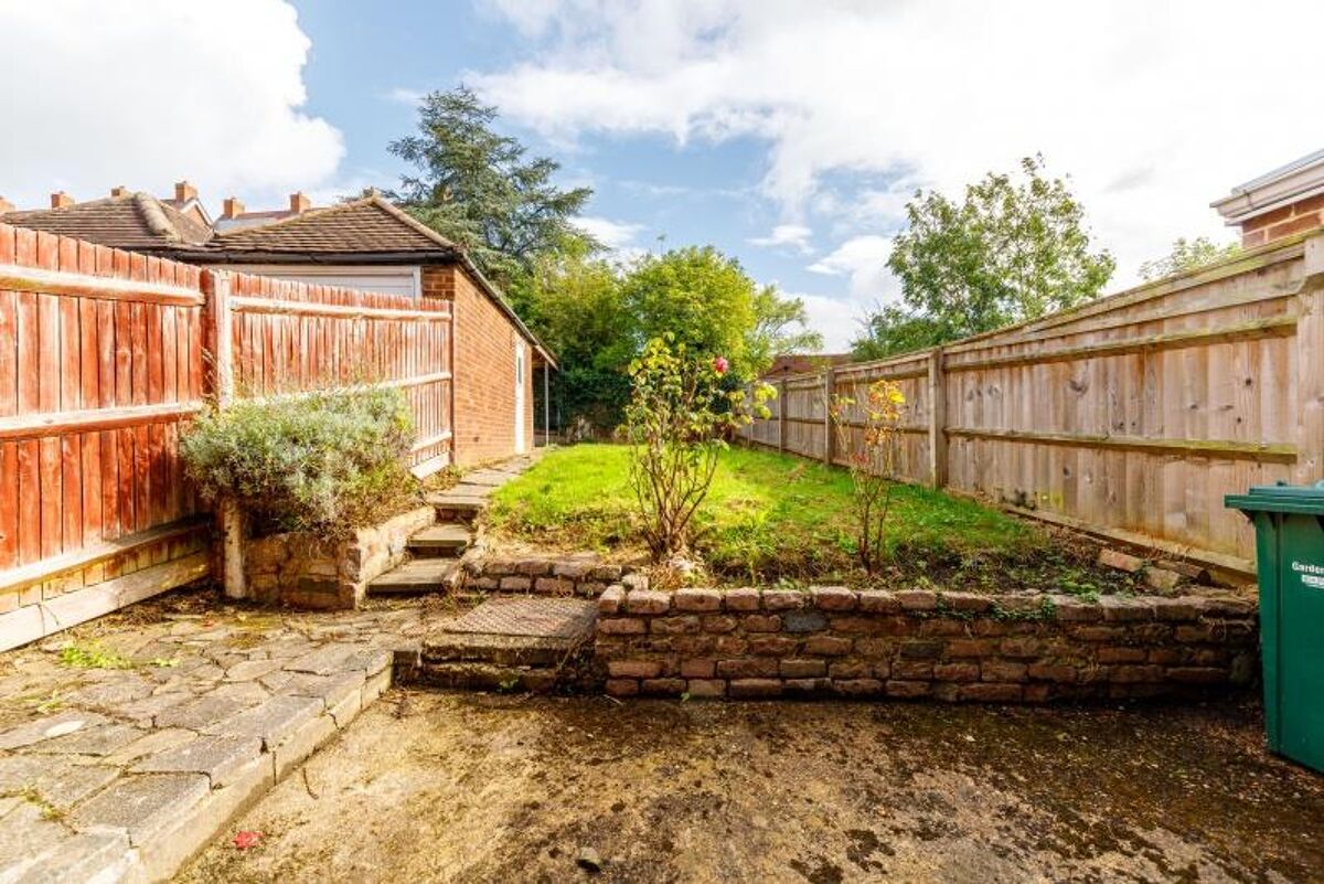 house for sale in 14 Elmbank Avenue, London EN5 3DS