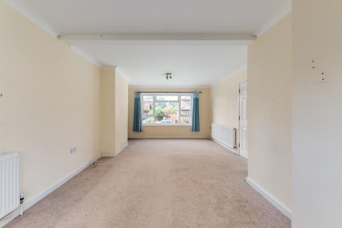 house for sale in 14 Elmbank Avenue, London EN5 3DS