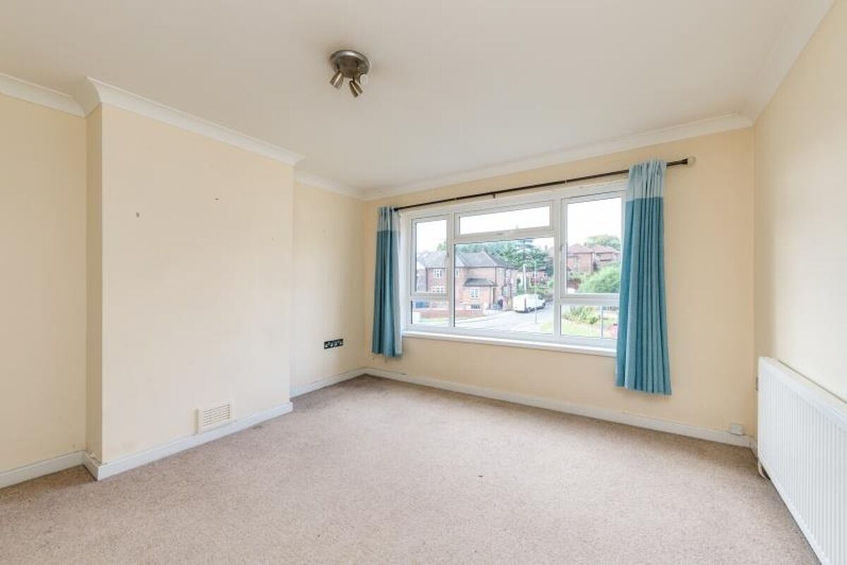 house for sale in 14 Elmbank Avenue, London EN5 3DS