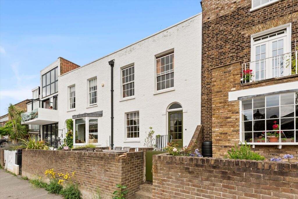 Image of 21 Strand-on-the-Green, Chiswick, London, W4 3PH