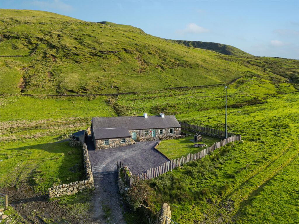 Image of Yr Helfa, Llanberis, Caernarfon, Gwynedd, LL55 4UW