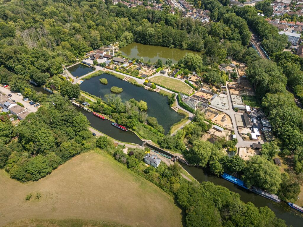 Image of Cassiobury Farm, Rousebarn Lane, Croxley Green, Rickmansworth, Hertfordshire, WD3 3GG
