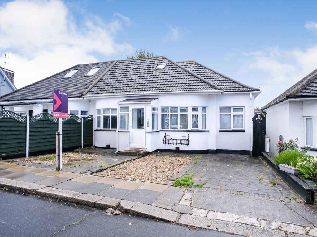 Image of 34 Parkfields Avenue, London, NW9 7PH