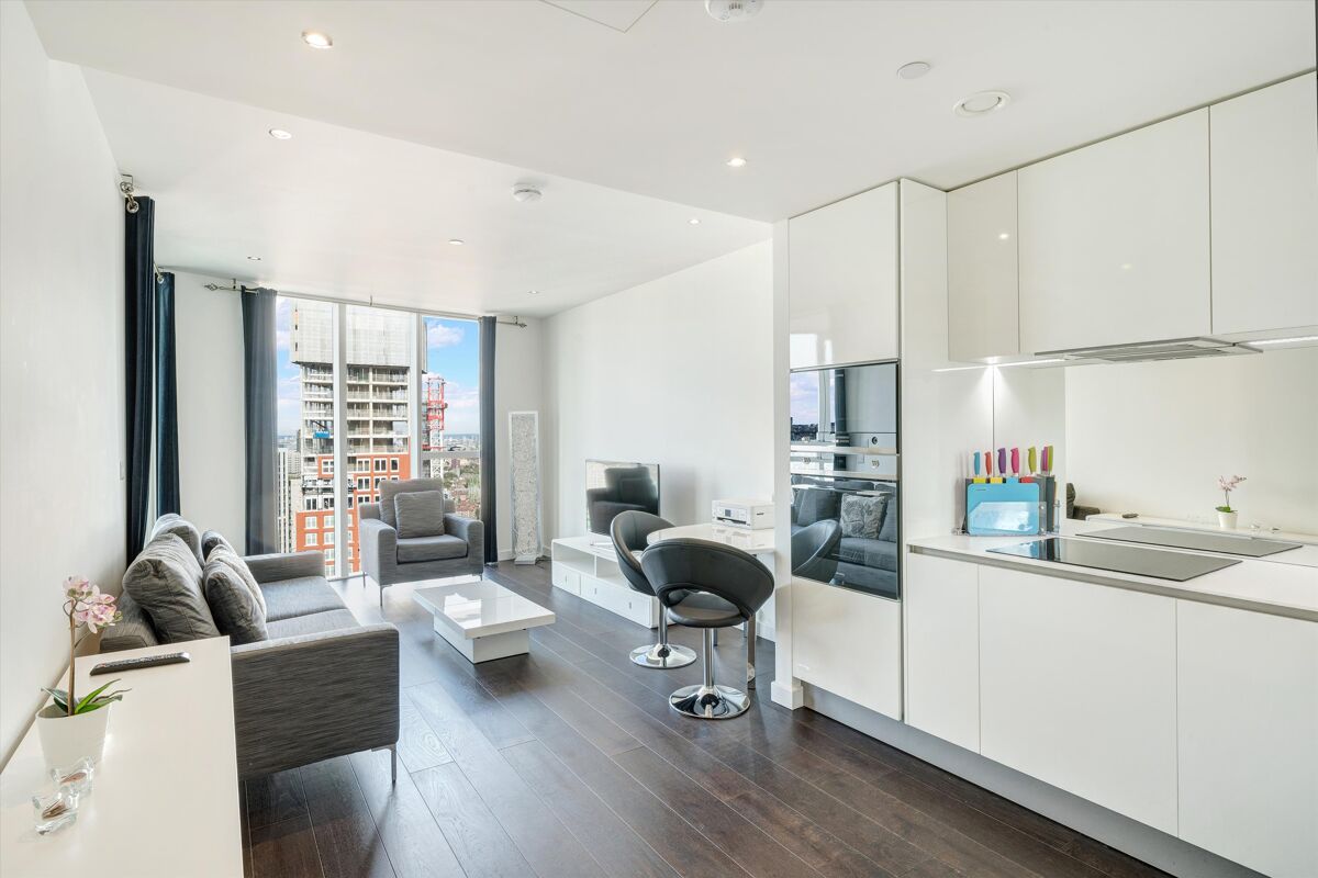 flat to rent in Apartment 3107, 155 Wandsworth Road, Vauxhall, London