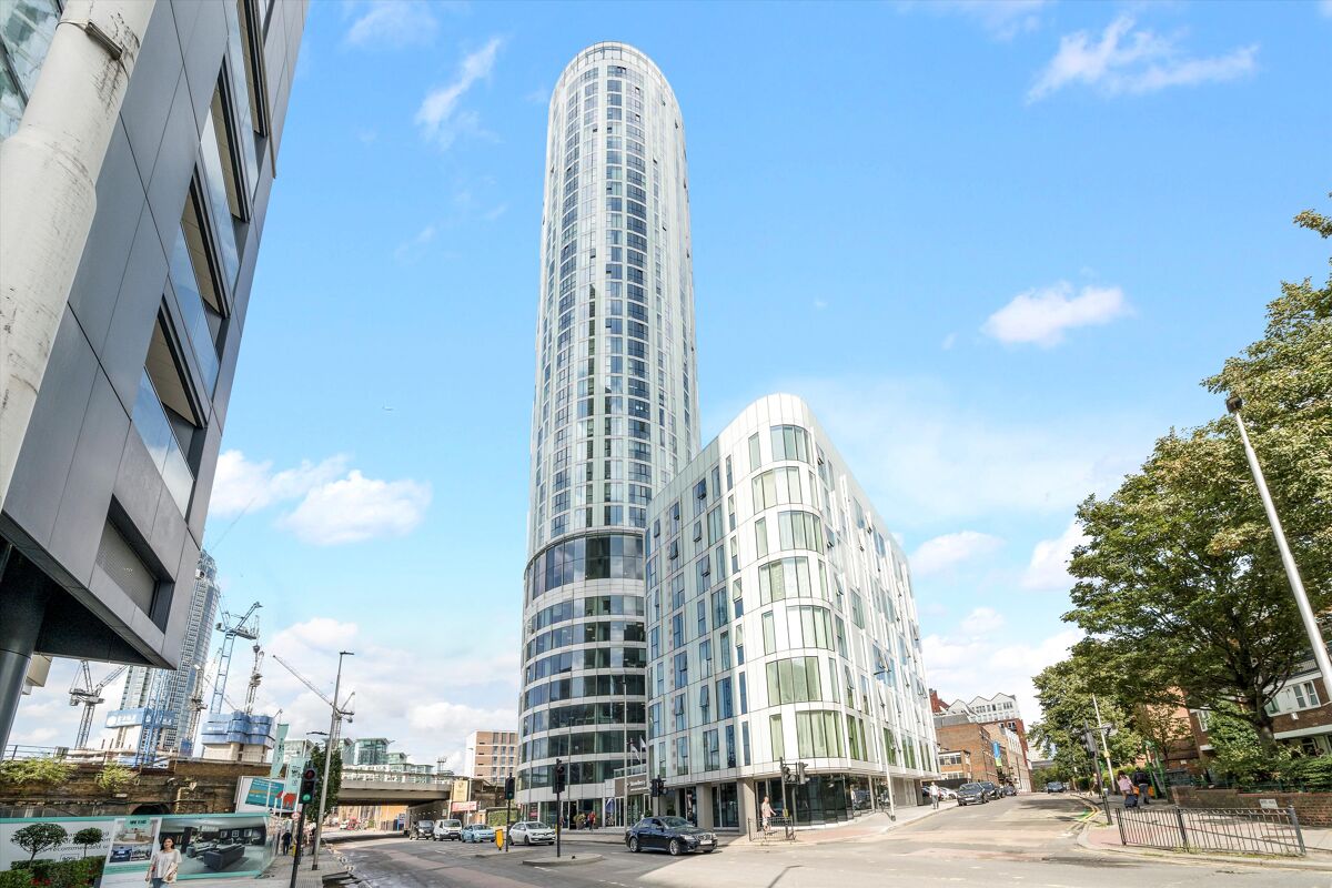 flat to rent in Apartment 3107, 155 Wandsworth Road, Vauxhall, London