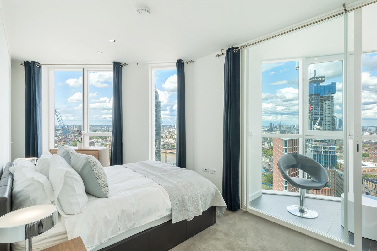 flat to rent in Apartment 3107, 155 Wandsworth Road, Vauxhall, London