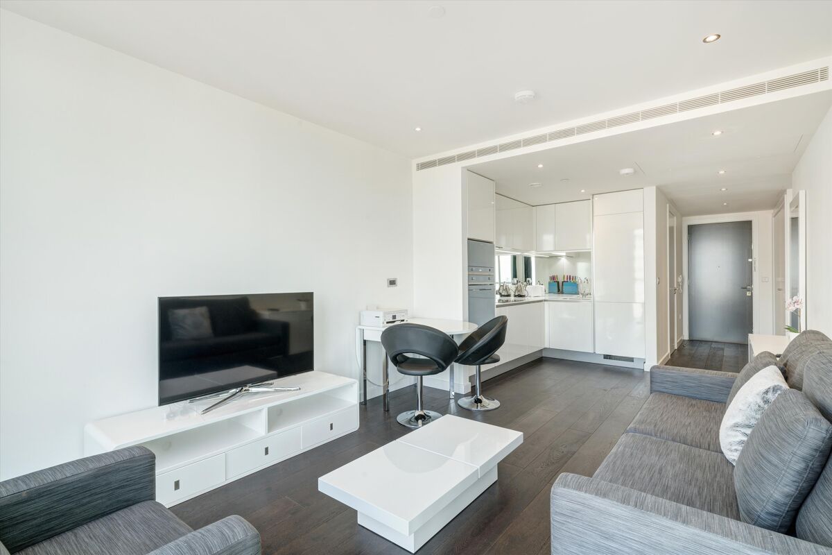 flat to rent in Apartment 3107, 155 Wandsworth Road, Vauxhall, London
