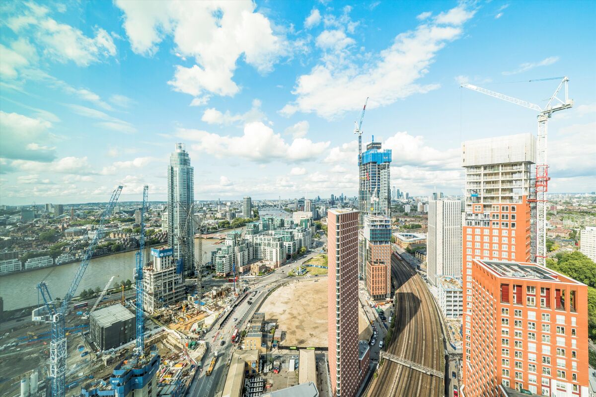 flat to rent in Apartment 3107, 155 Wandsworth Road, Vauxhall, London