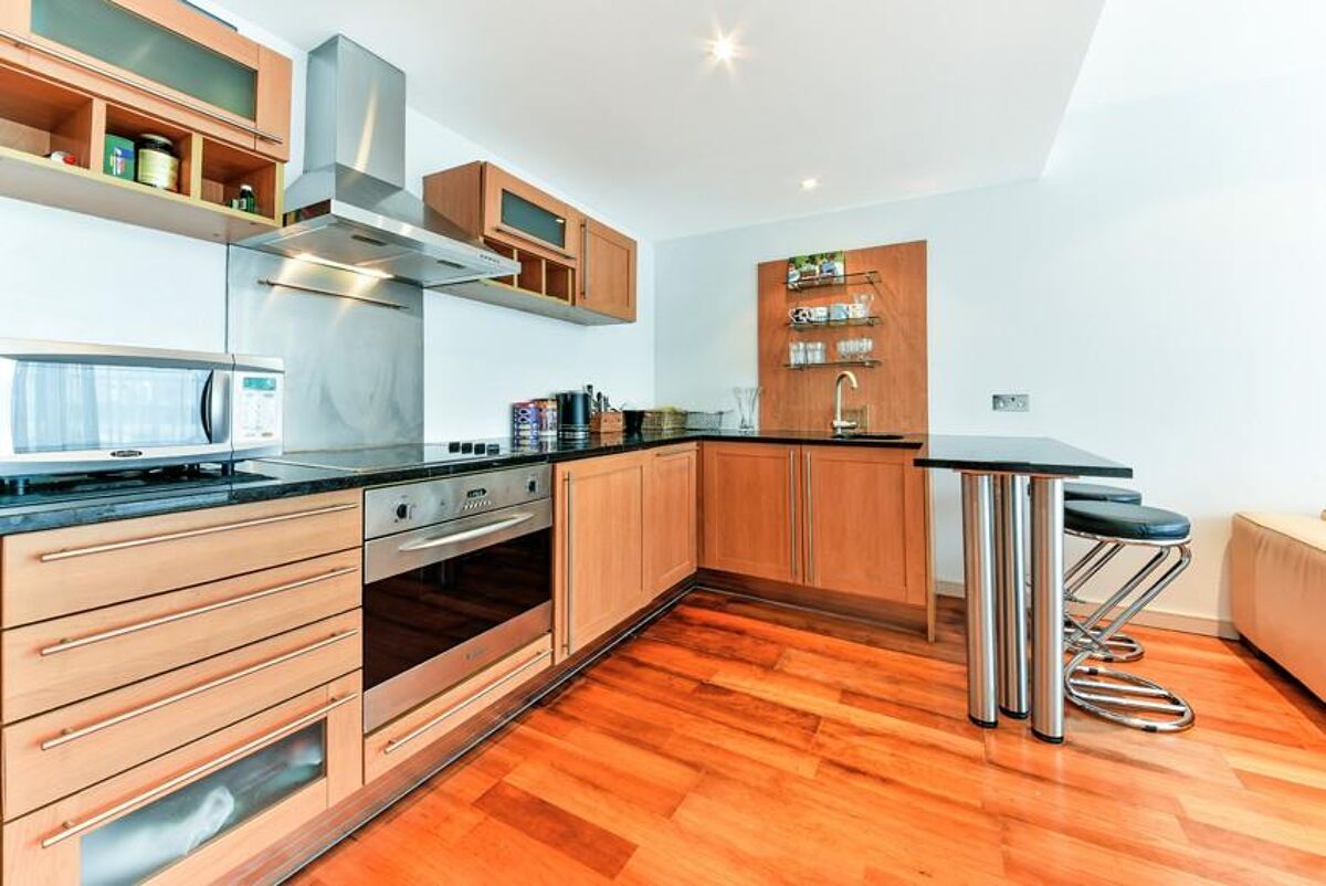 flat to rent in The Bridge, 334 Queenstown Road, London, SW11