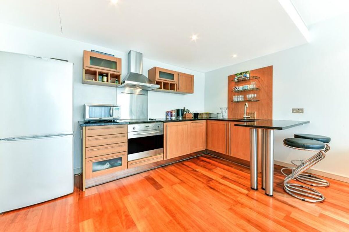 flat to rent in The Bridge, 334 Queenstown Road, London, SW11