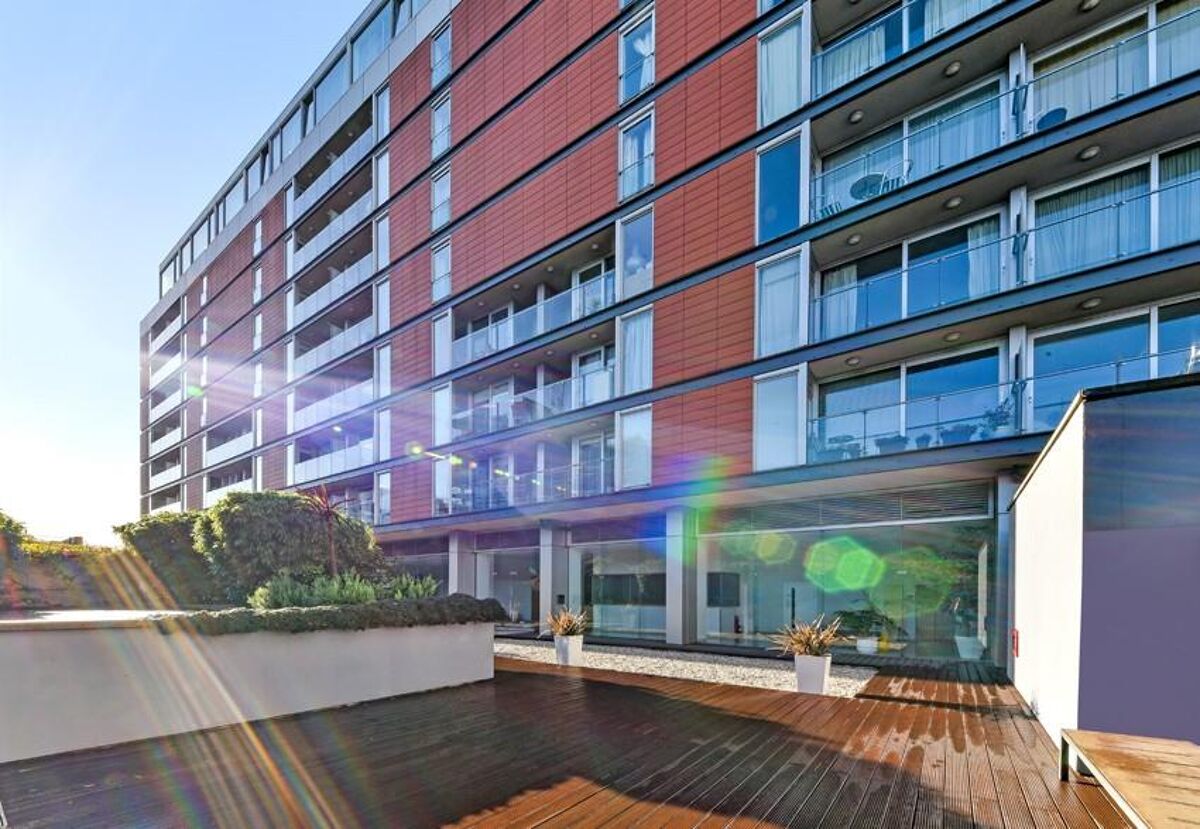 flat to rent in The Bridge, 334 Queenstown Road, London, SW11