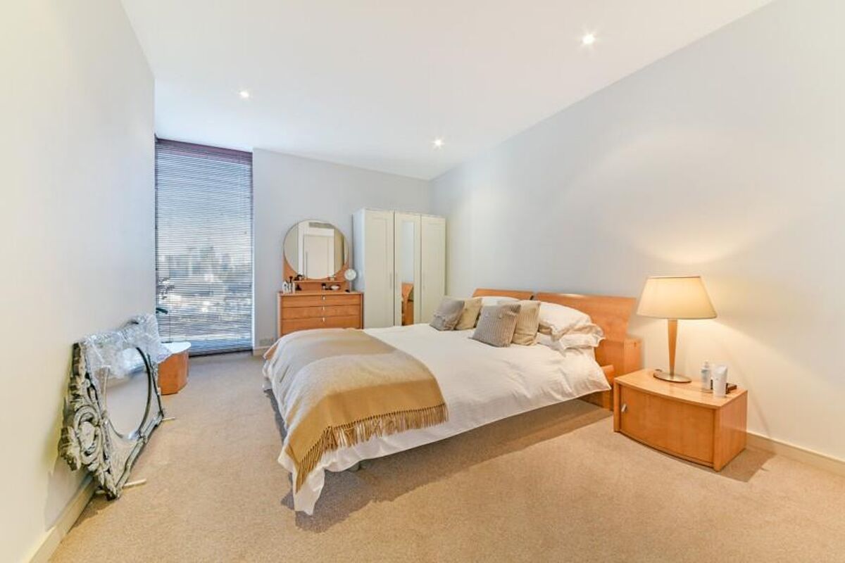 flat to rent in The Bridge, 334 Queenstown Road, London, SW11