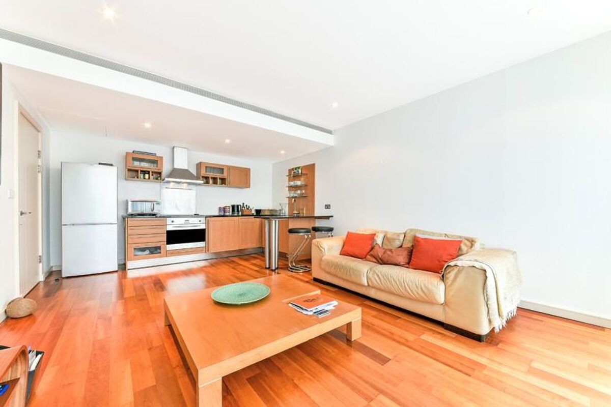flat to rent in The Bridge, 334 Queenstown Road, London, SW11