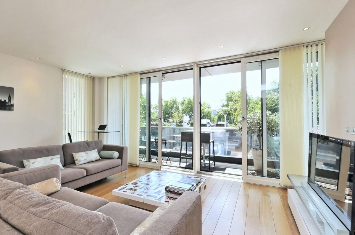 flat to rent in Hirst Court, Grosvenor Waterside, Gatliff Road, Chelsea