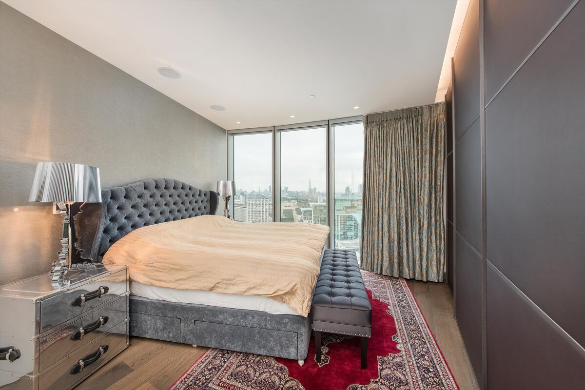 flat to rent in The Tower, 1 St Wharf, Vauxhall, London, SW8