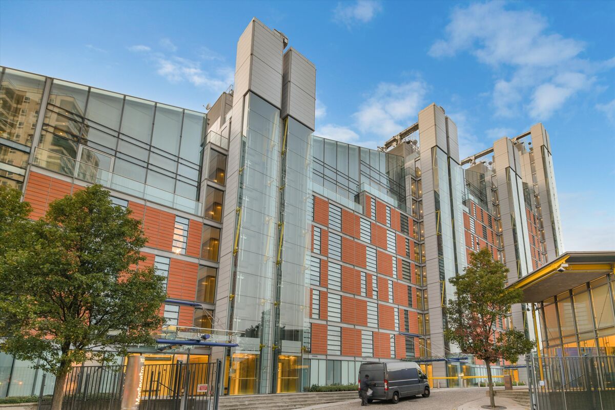 flat to rent in The Montevetro Building, 100 Battersea Church Road