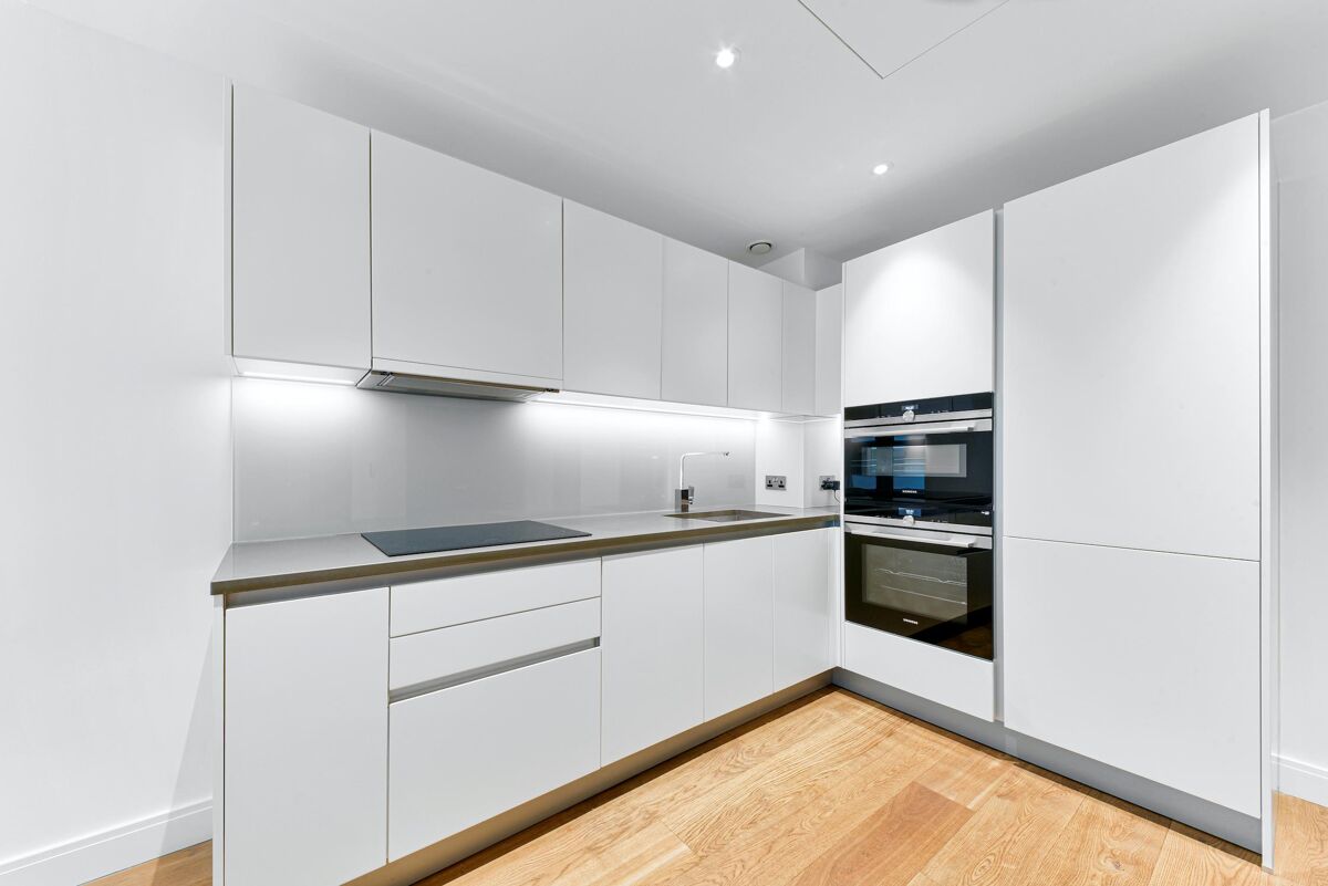 flat to rent in Queenstown Road, London, SW11 BAQ012040747 Knight Frank