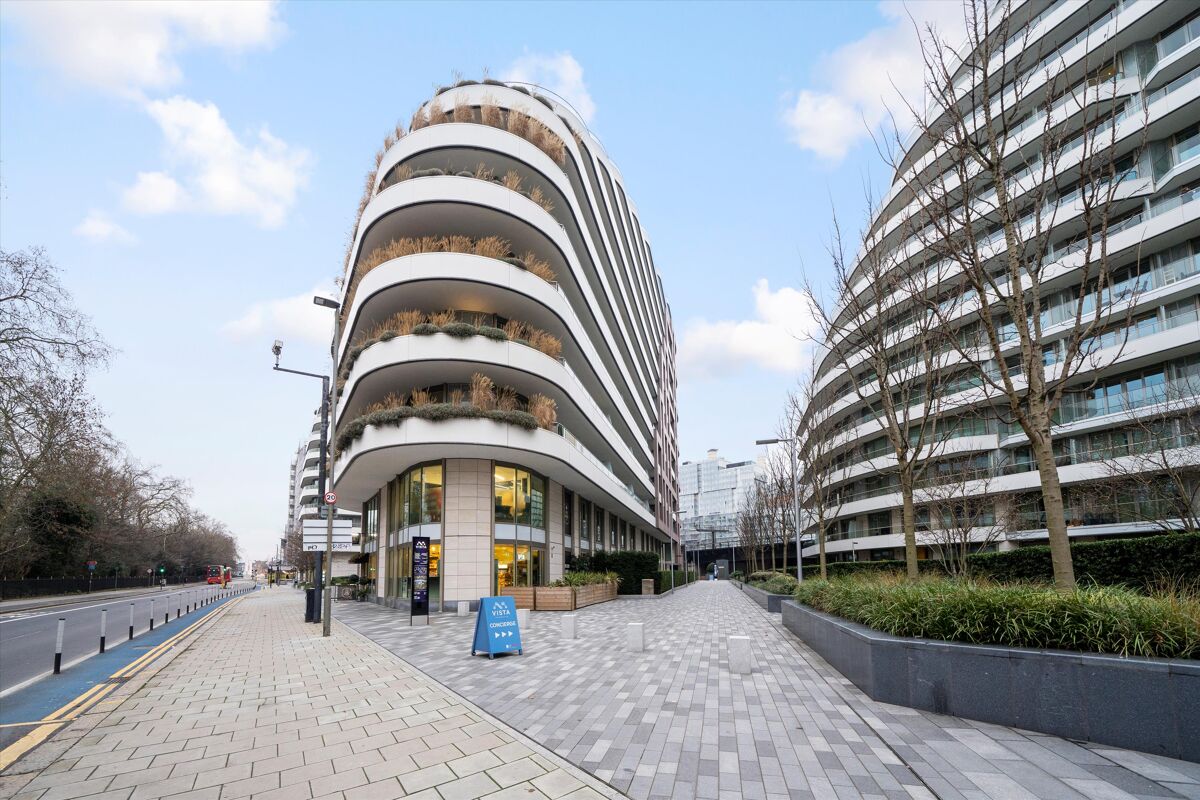 flat to rent in Queenstown Road, London, SW11 BAQ012040747 Knight Frank