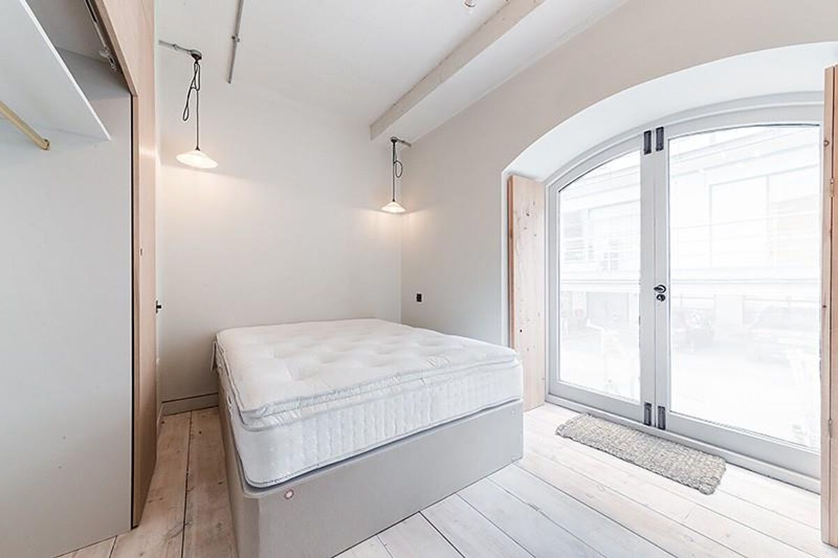 flat to rent in Ransomes Dock, Parkgate Road, Battersea, London, SW11 BAQ012057094 Knight Frank