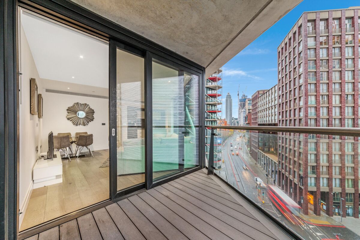 flat to rent in Riverlight Quay, London, SW11, SW8 BAQ012061448