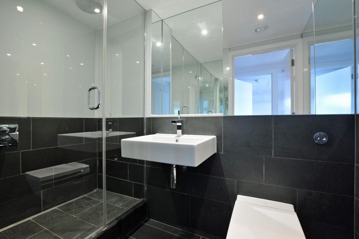 flat to rent in Moore House, Grosvenor Waterside, London, SW1W