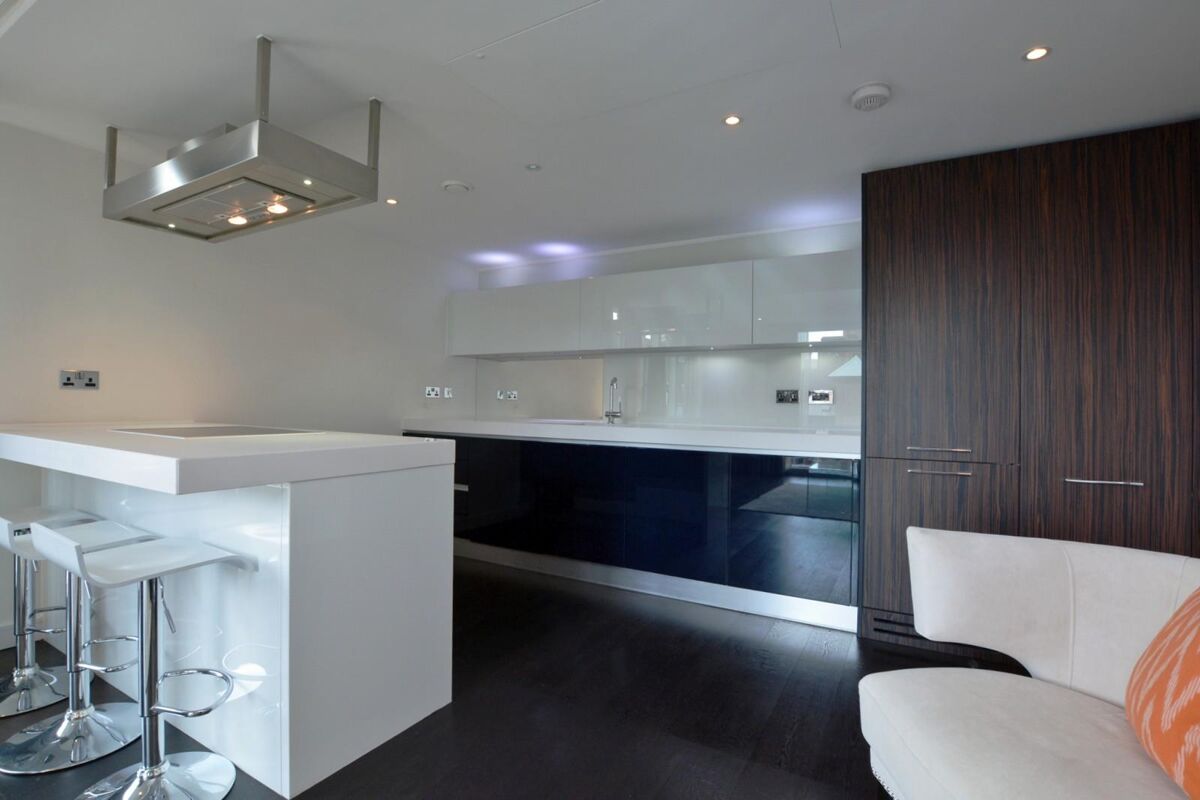 flat to rent in Moore House, Grosvenor Waterside, London, SW1W