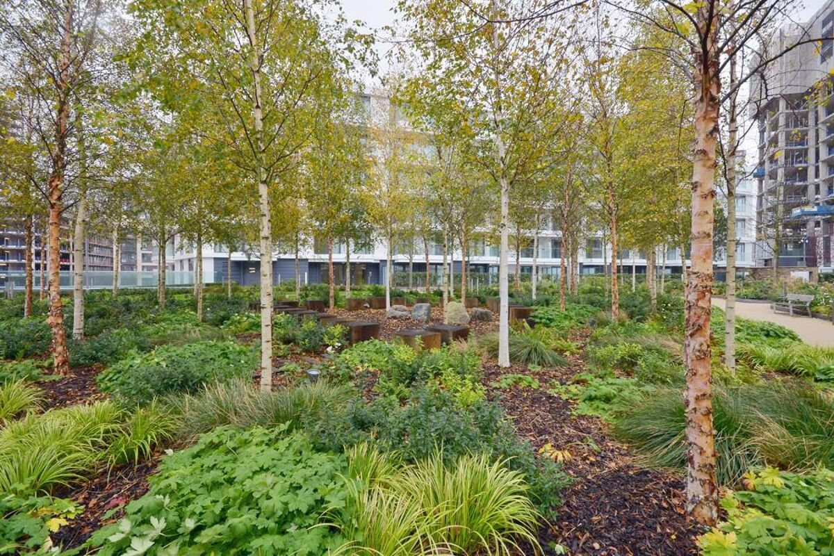 flat to rent in Brent House, Wandsworth Road, London, SW8