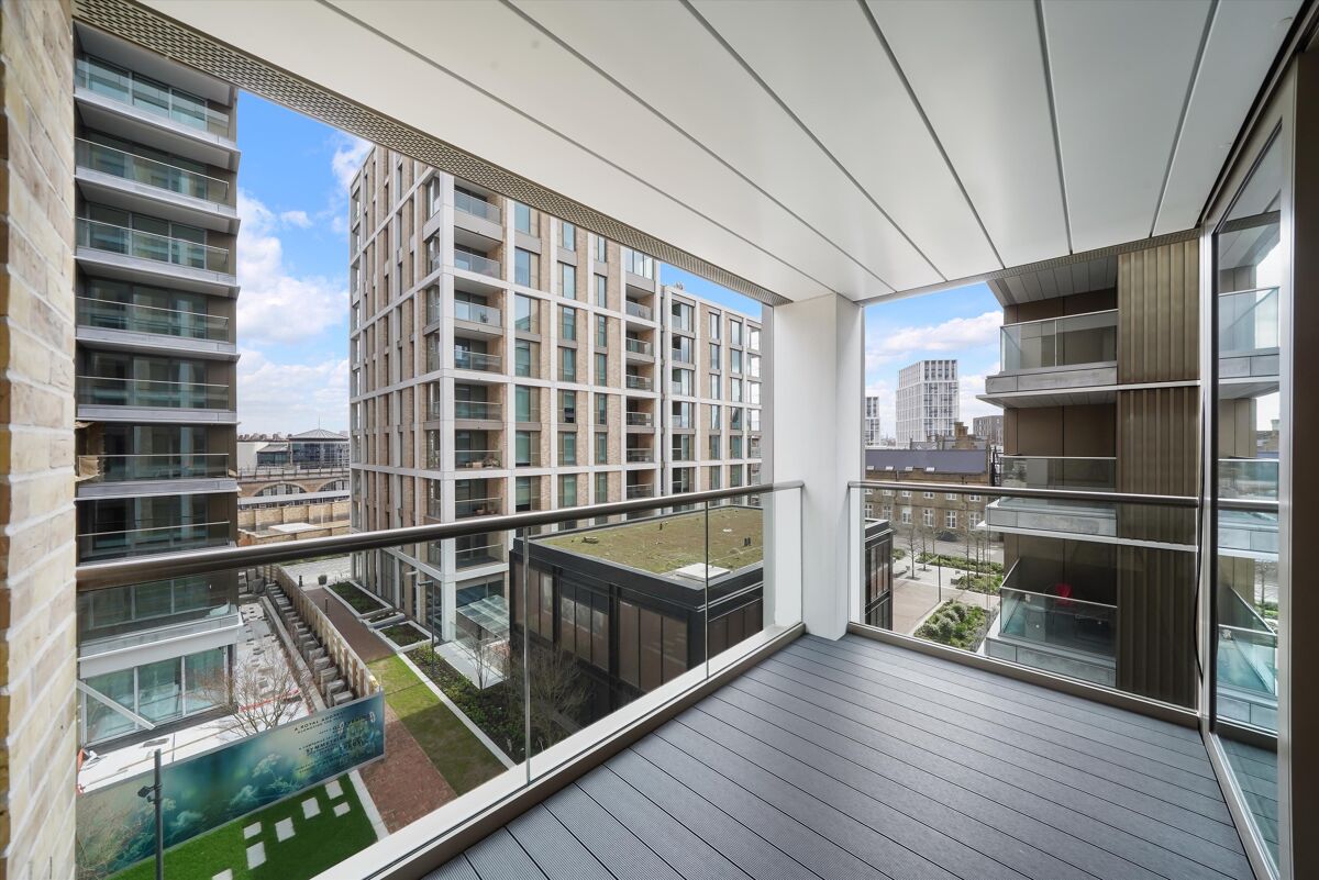 flat to rent in Radley House, 10 Palmer Road, Battersea, London, SW11