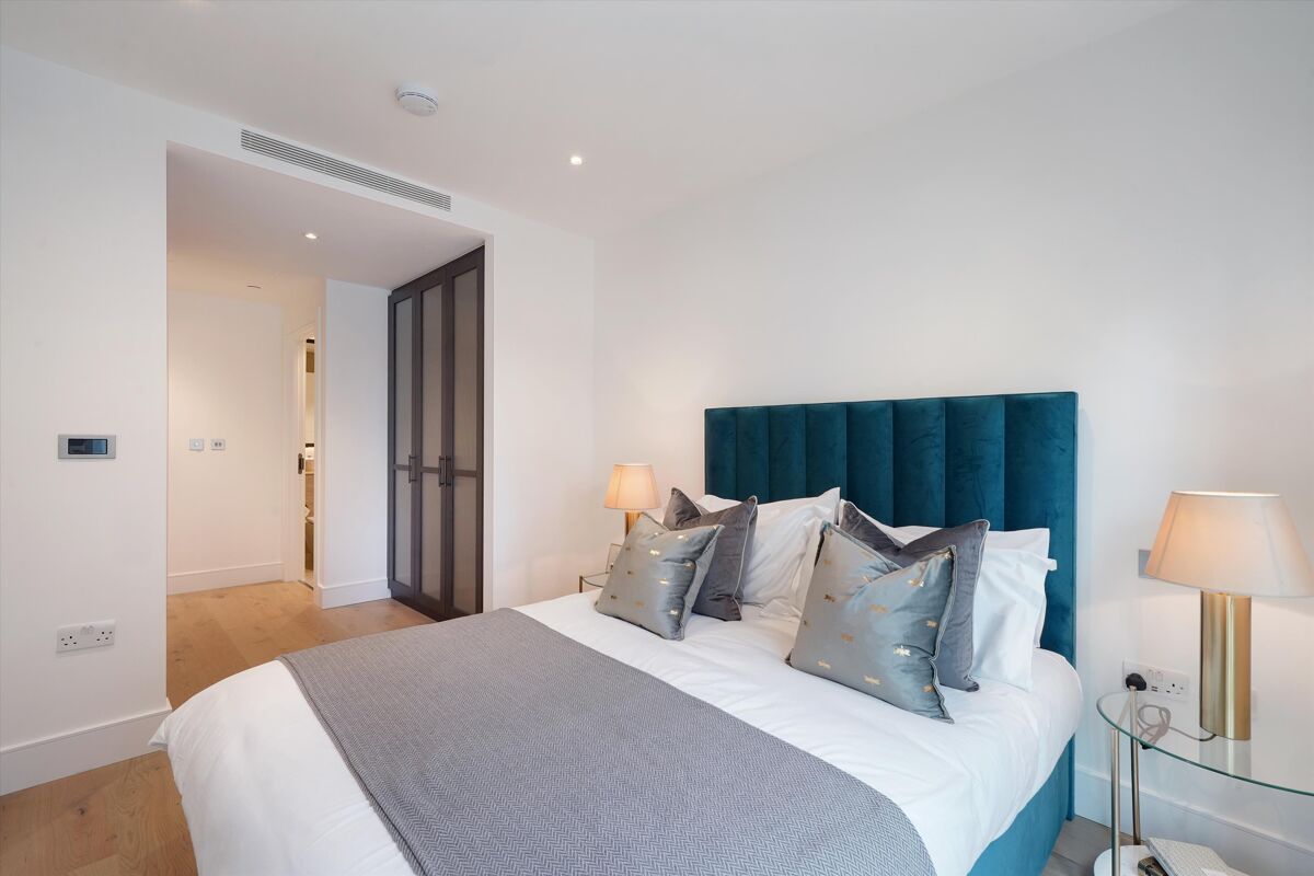 flat to rent in Radley House, 10 Palmer Road, Battersea, London, SW11