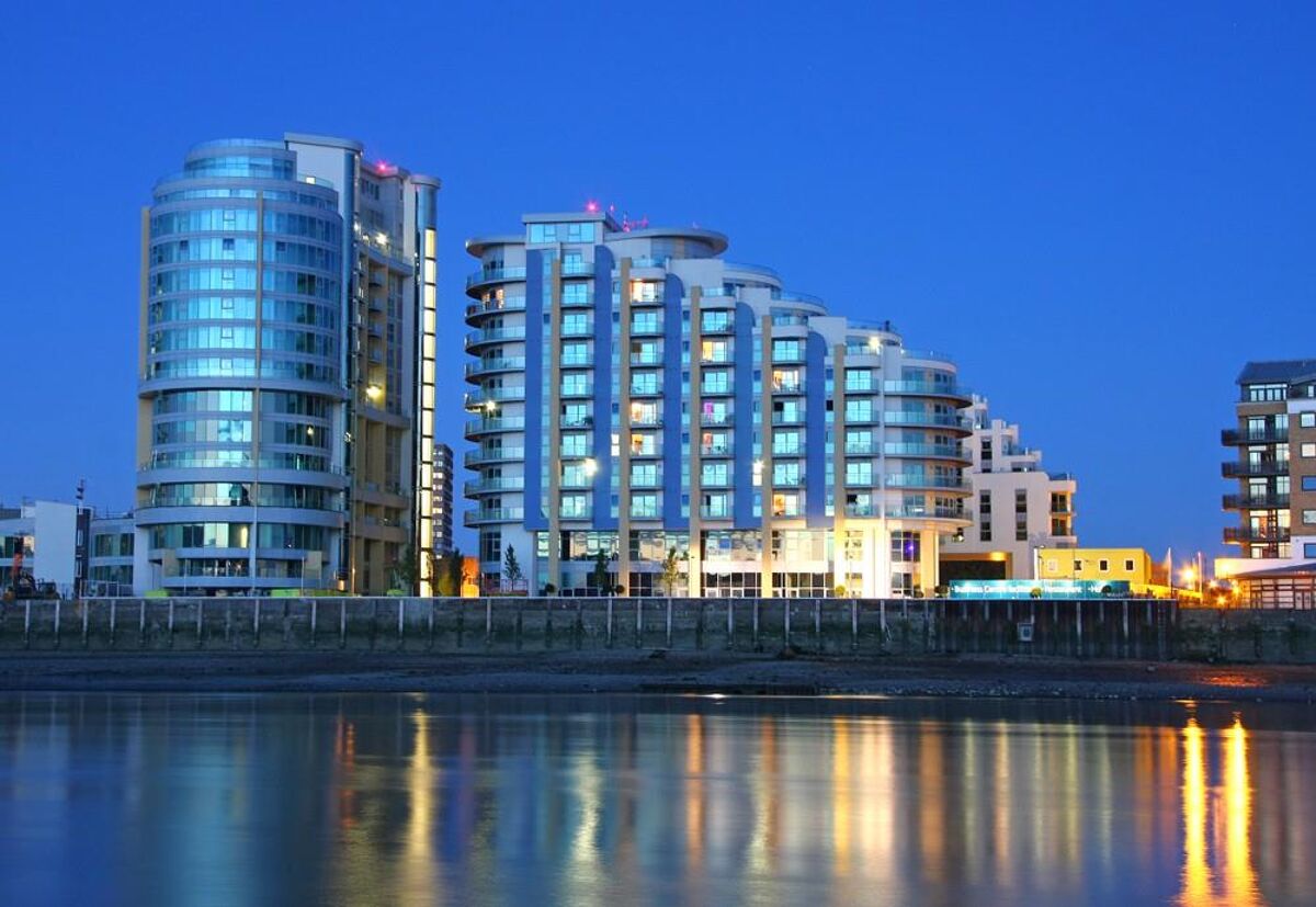 flat to rent in Altura Tower, Bridges Wharf, Bridges Court Road, London