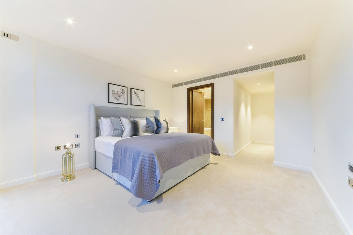 flat to rent in Claydon House, Waterfront Drive, London, SW10