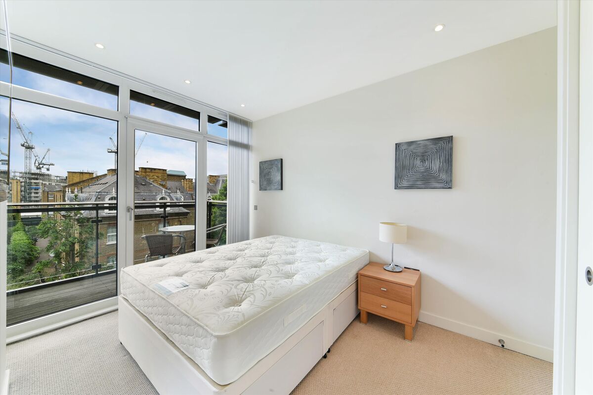 flat to rent in Hepworth Court, 30 Gatliff Road, Grosvenor Waterside