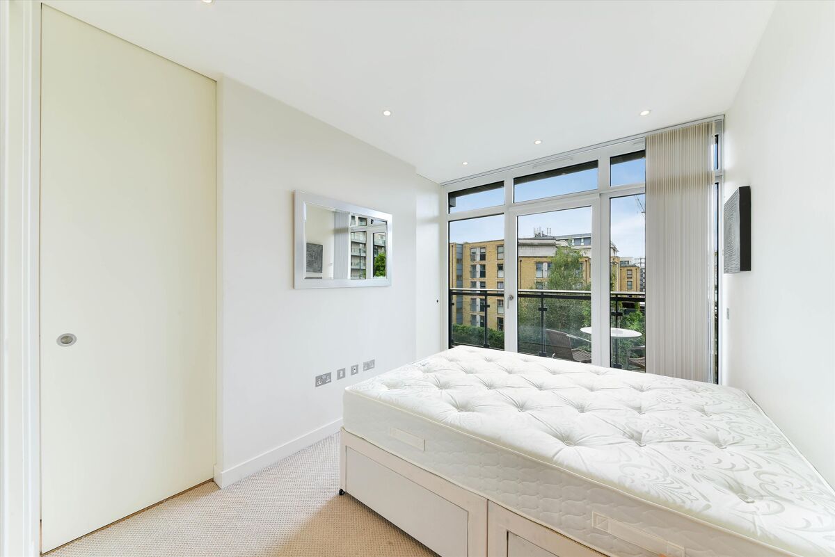 flat to rent in Hepworth Court, 30 Gatliff Road, Grosvenor Waterside, London, SW1W