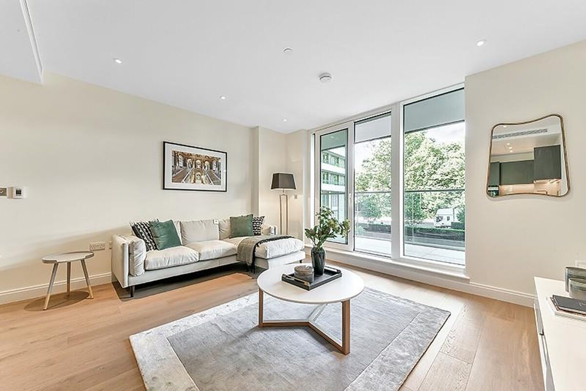 flat to rent in Camellia House, Queenstown Road, Battersea, London