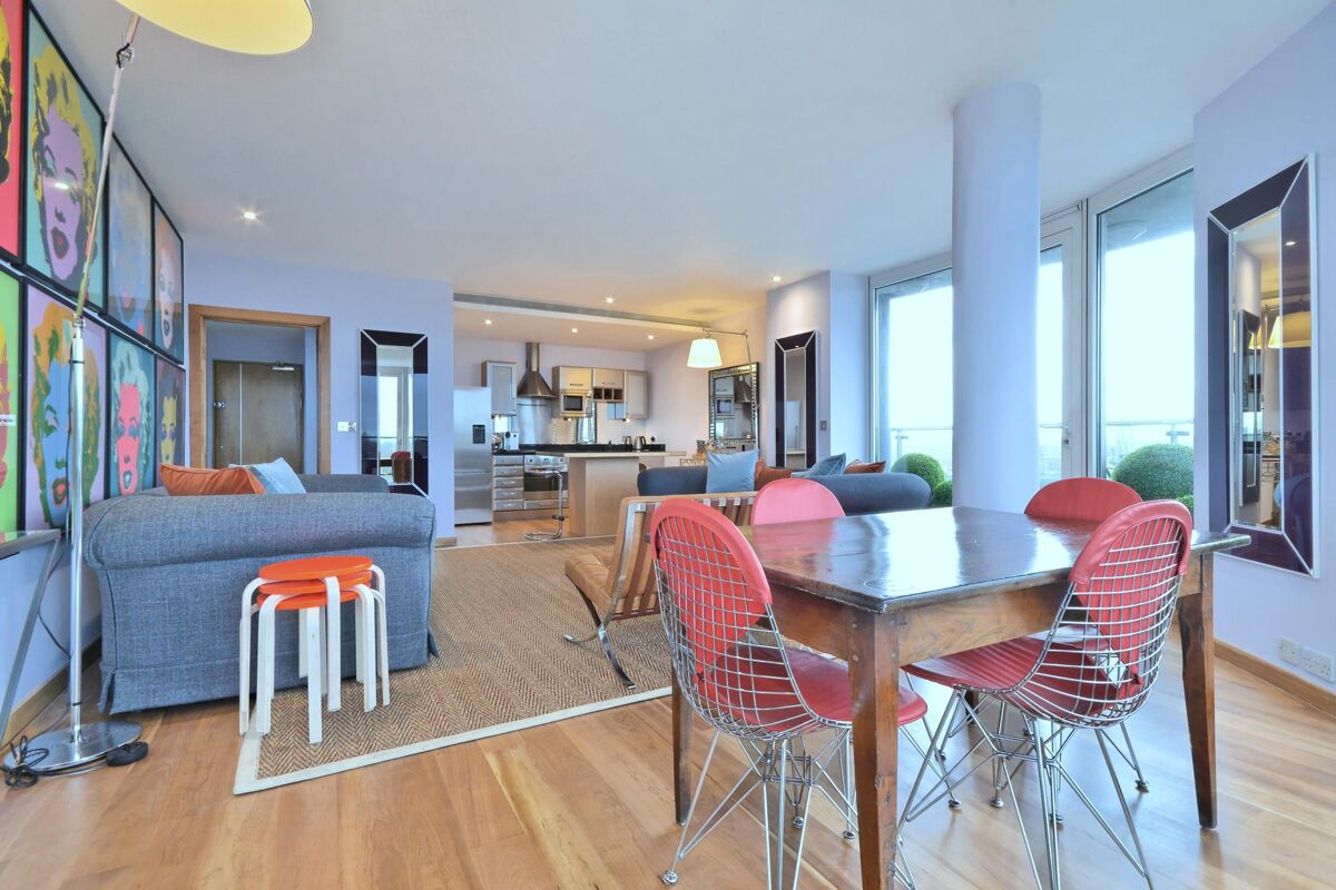 flat to rent in 334 Queenstown Road, London, SW11 BAQ012093136