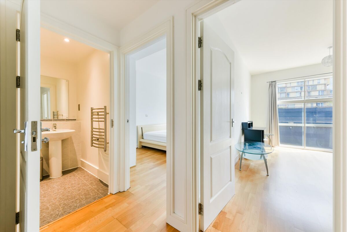 flat to rent in Warwick Building, Chelsea Bridge Wharf, Queenstown Road