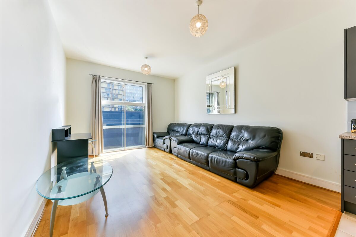 flat to rent in Warwick Building, Chelsea Bridge Wharf, Queenstown Road